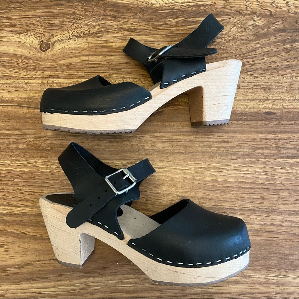 (SOLD) Lotta from Stockholm Highwood Clogs - Black/Natural